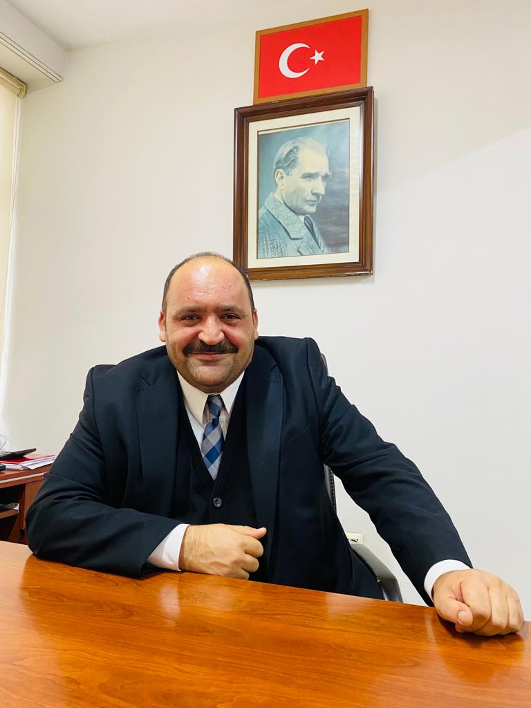 Kadıköy Aziz Berker İlçe Halk Kütüphanesi Müdürü Lütfi UĞUZ